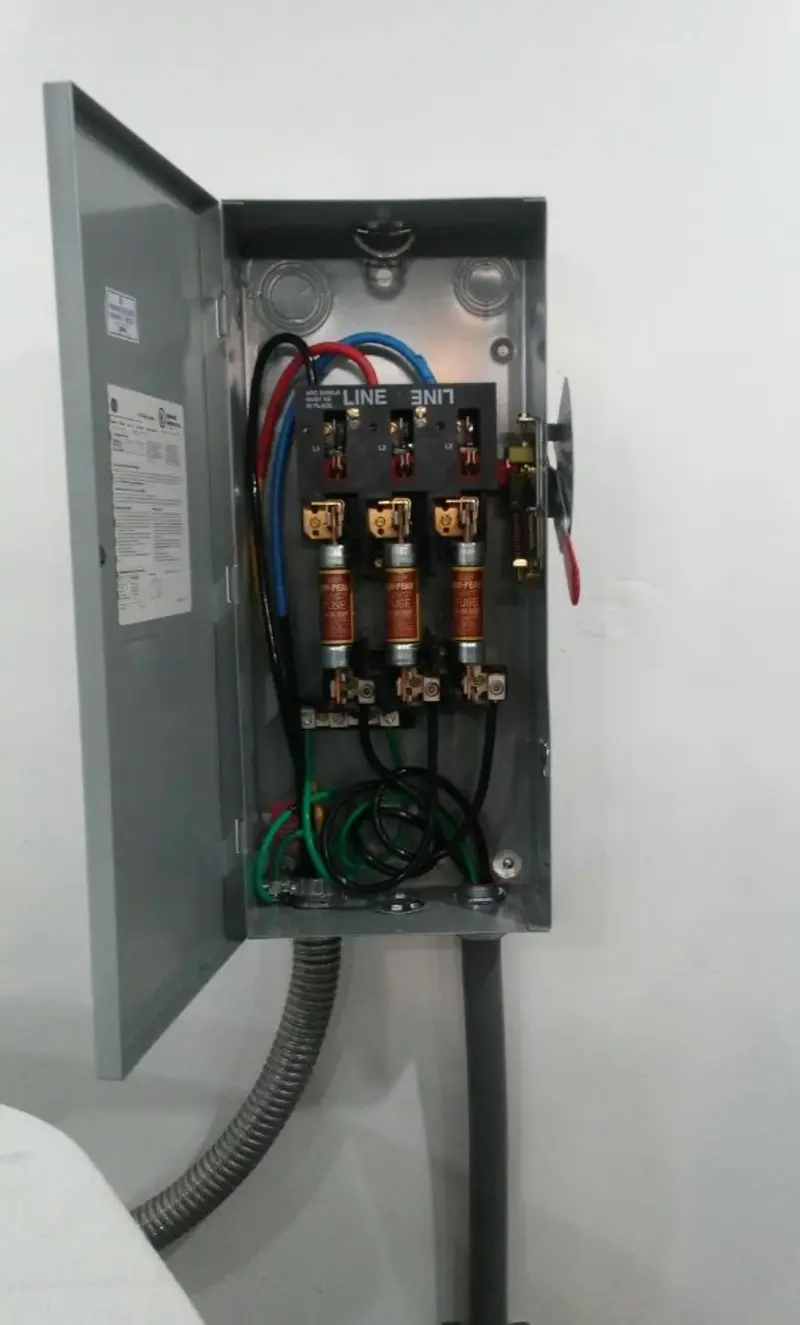 Three-phase disconnect switch installed for Smoke Detector Installation in Bushkill
